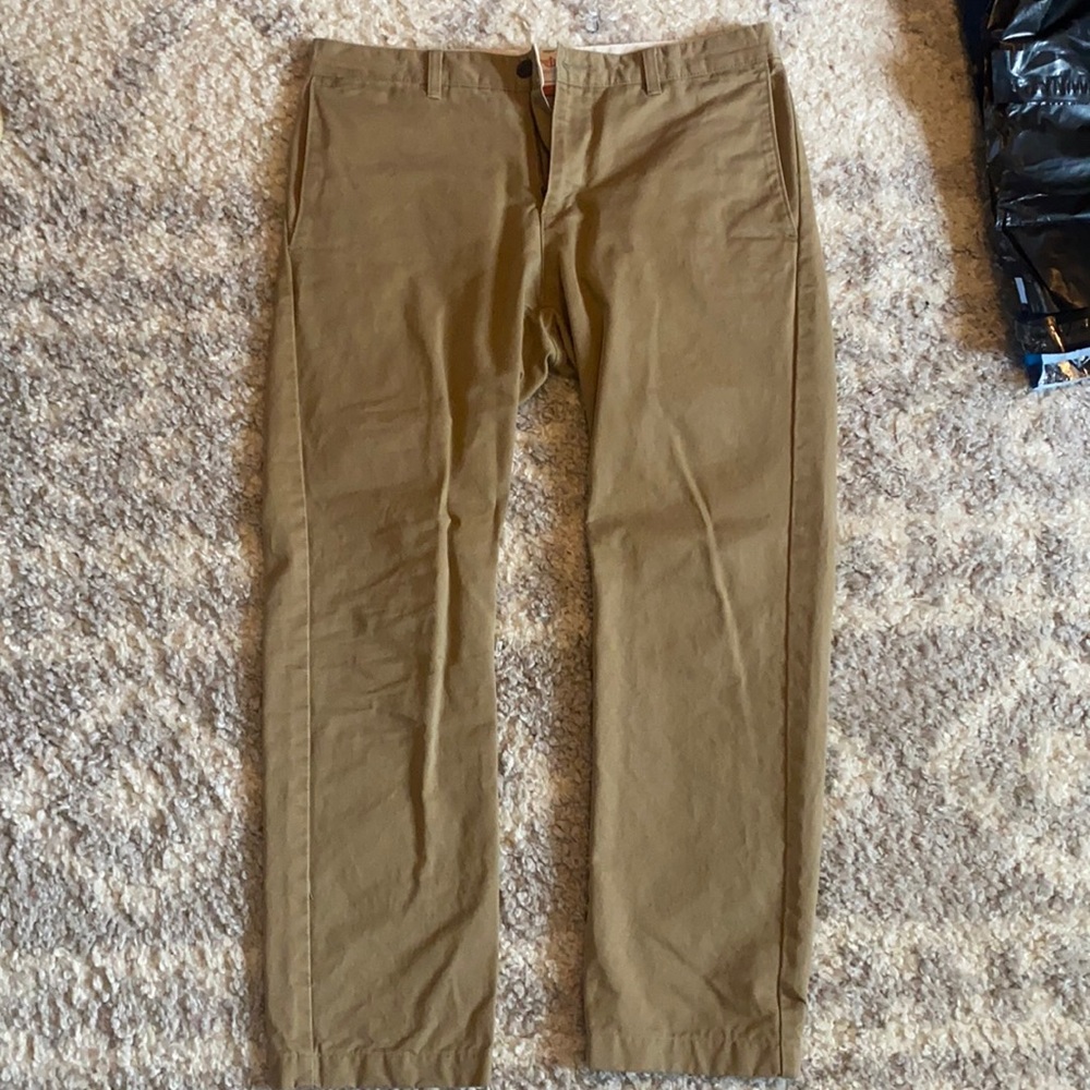 Dockers Khakis 32-29